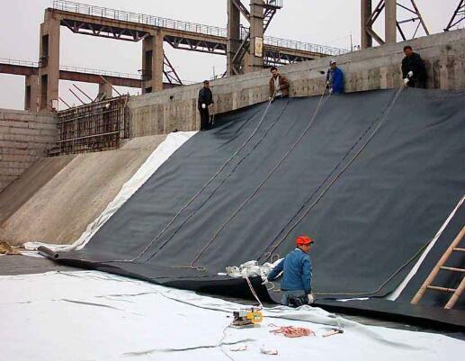 bat365正版唯一官网土工膜铺设时需要做哪些工作