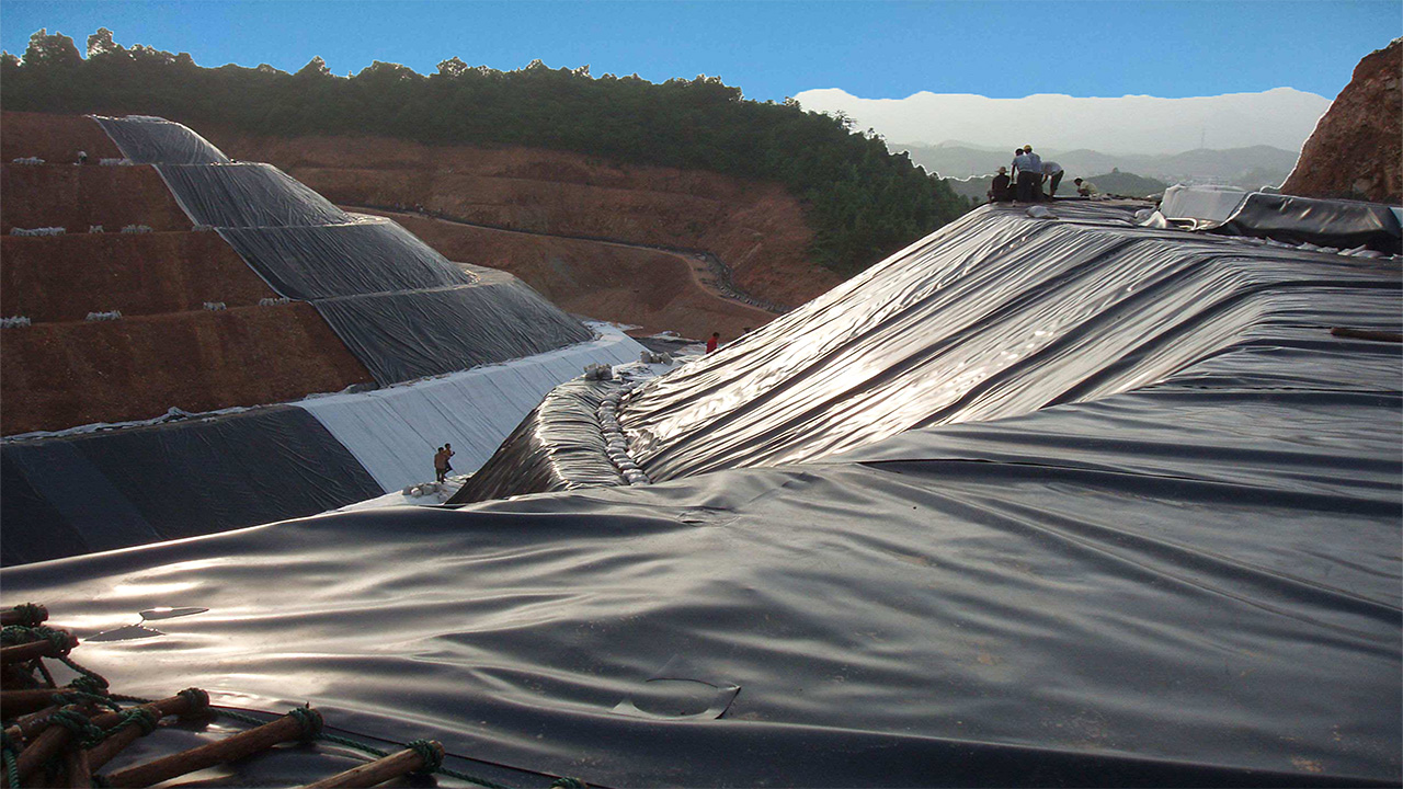 土工膜在多头小直径防渗墙怎么施工?