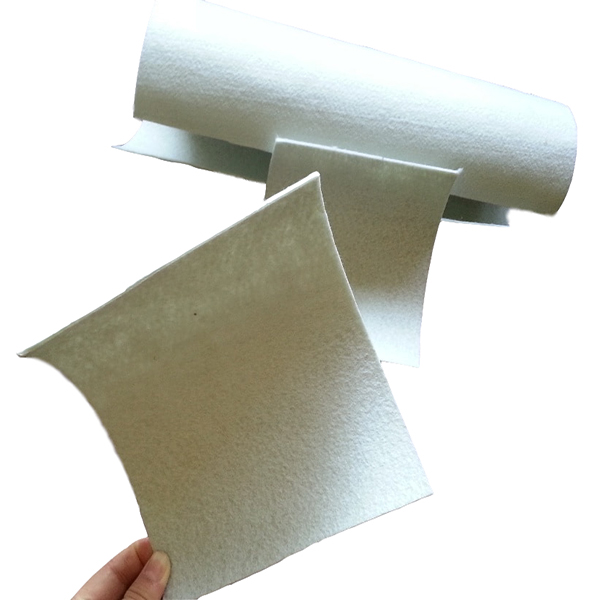 钢筋混凝土、黏土、复合土工膜哪种防水符合工程需要