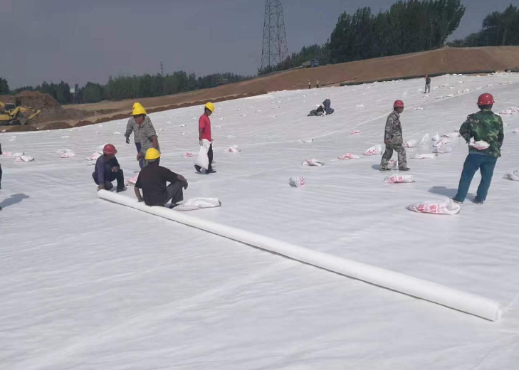 bat365正版唯一官网 复合土工膜与防渗墙锚固端预留接头方法