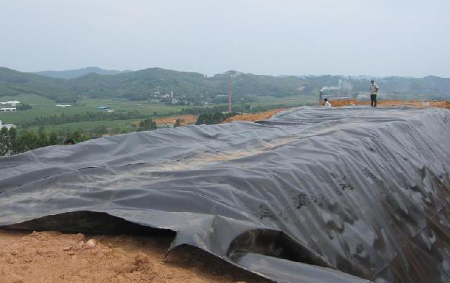 bat365正版唯一官网 不透水土工膜在不良地质路基的处理